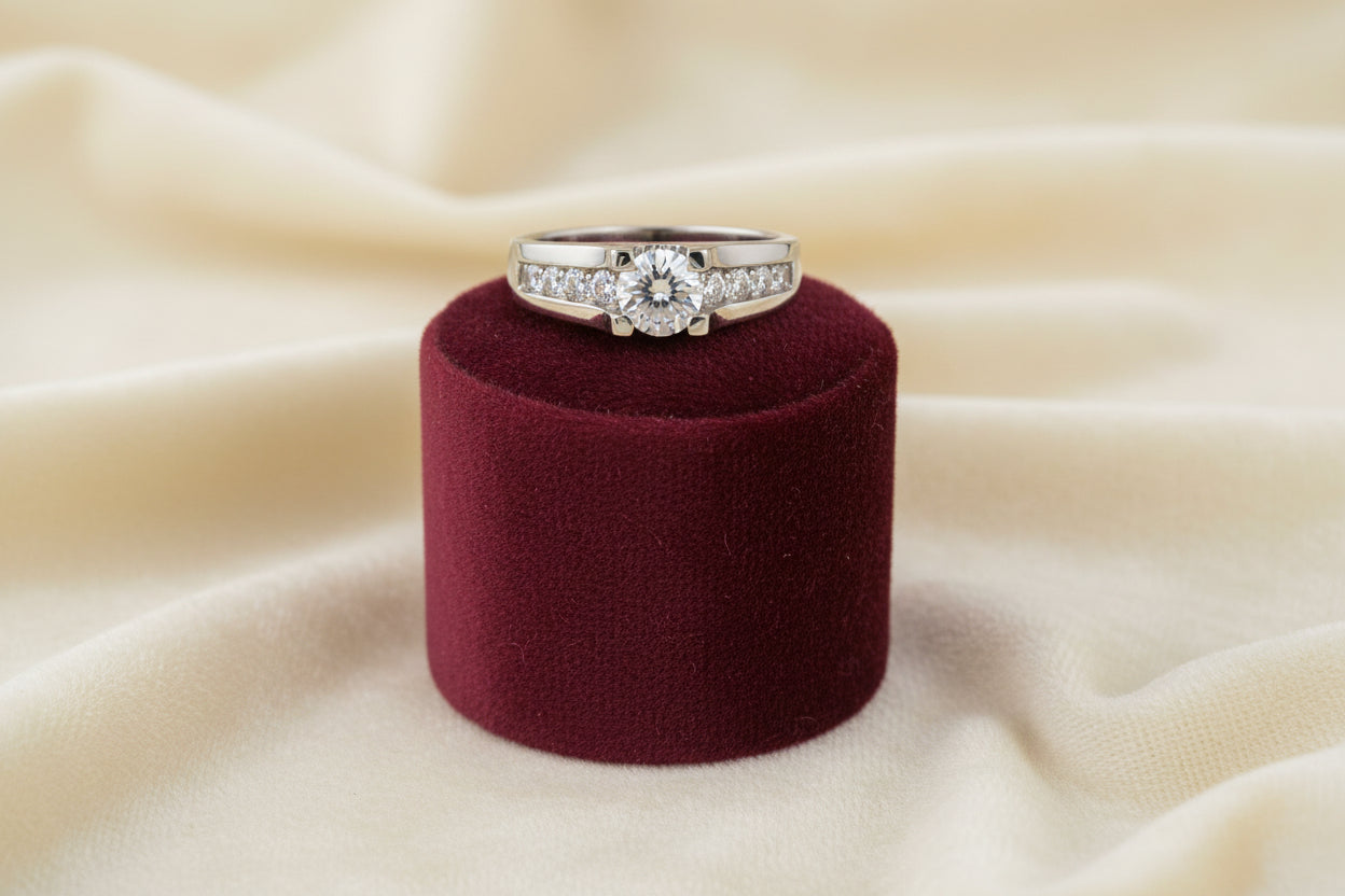 14k WG 0.40CT Diamond Center 0.40CTW Diamond Side Stones