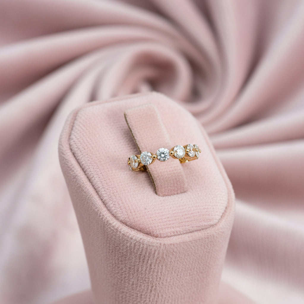 14K YELLOW GOLD SHARED PRONG DIAMOND BAND SET WITH 13 VS -EF DIAMONDS TOTALLING 2.00TW