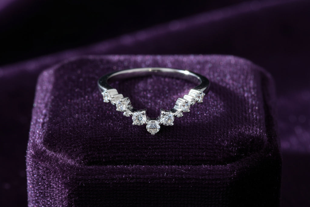 14K WG NAOM CARVER STACKABLE BAND ACCENTED WITH 11=0.24CTW DIAMONDS SIZE 6.5 WARRANTY #540145