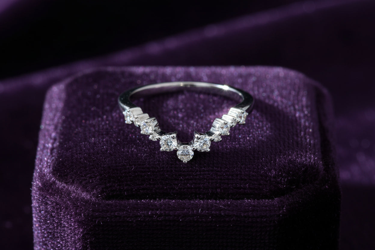 14K WG NAOM CARVER STACKABLE BAND ACCENTED WITH 11=0.24CTW DIAMONDS SIZE 6.5 WARRANTY #540145