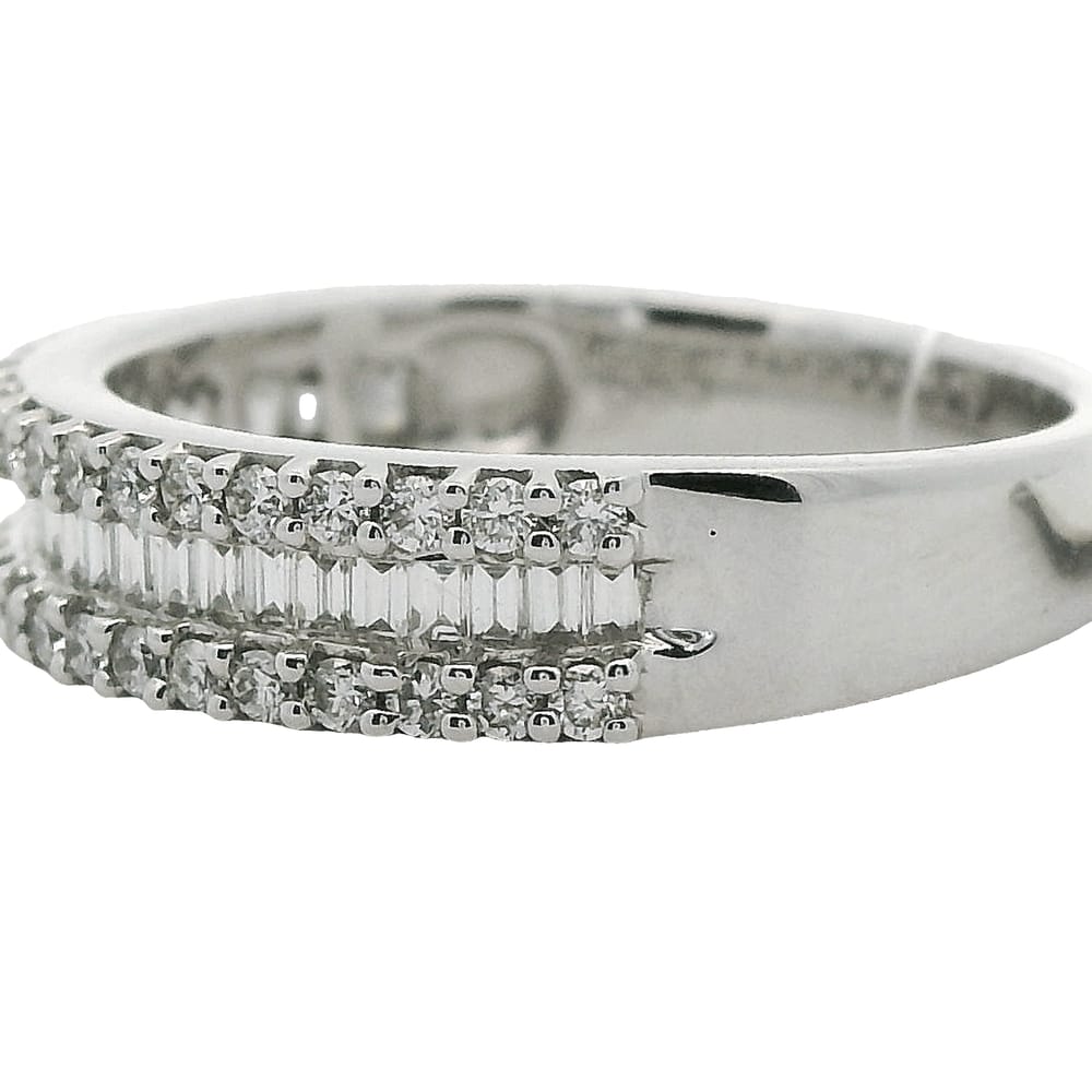 14K WG .27TW VS G BAGUETTES AND .36TW SI1 G ROUND (.63TW) DIAMOND BAND