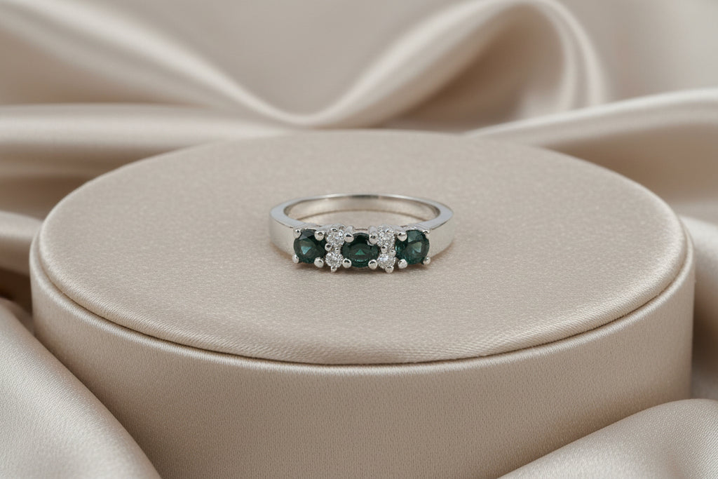 14K WG BLUE SAPPHIRE & .08CTW SI-HI DIAMOND RING