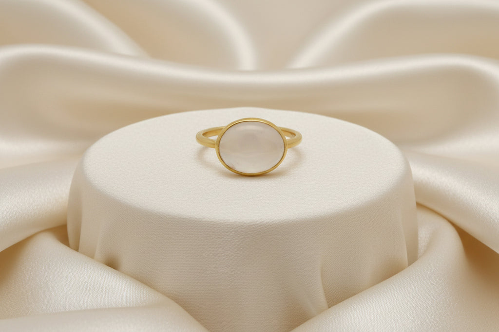 14K YELLOW GOLD RING WITH ROSE QUARTZ CENTER STONE SIZE 6.5