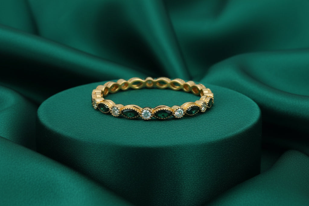 10K RG .15TW DIAMOND AND BLUE SAPPHIRE BAND