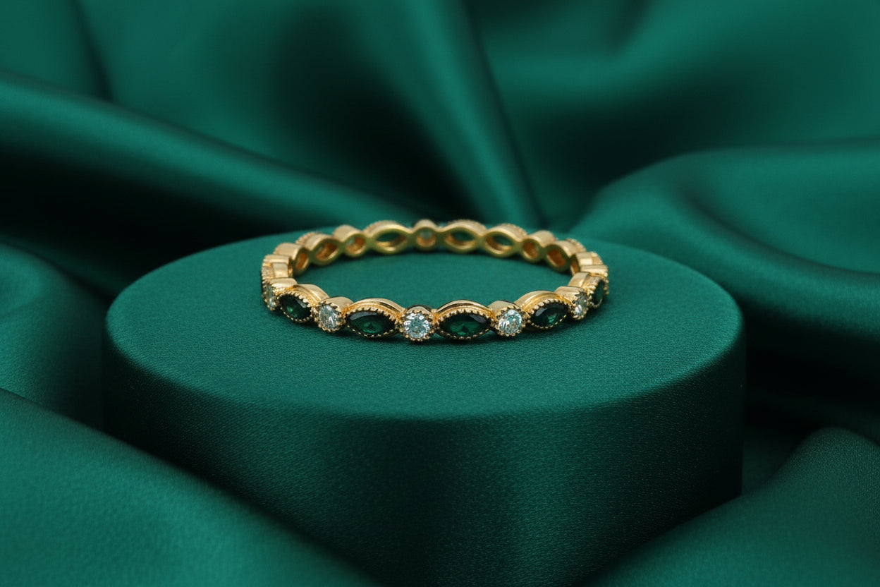 10K RG .15TW DIAMOND AND BLUE SAPPHIRE BAND