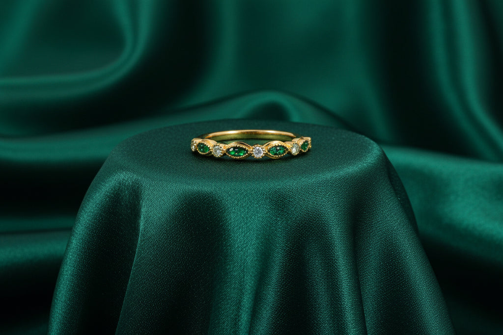 10K RG .15TW DIAMOND AND EMERALD BAND