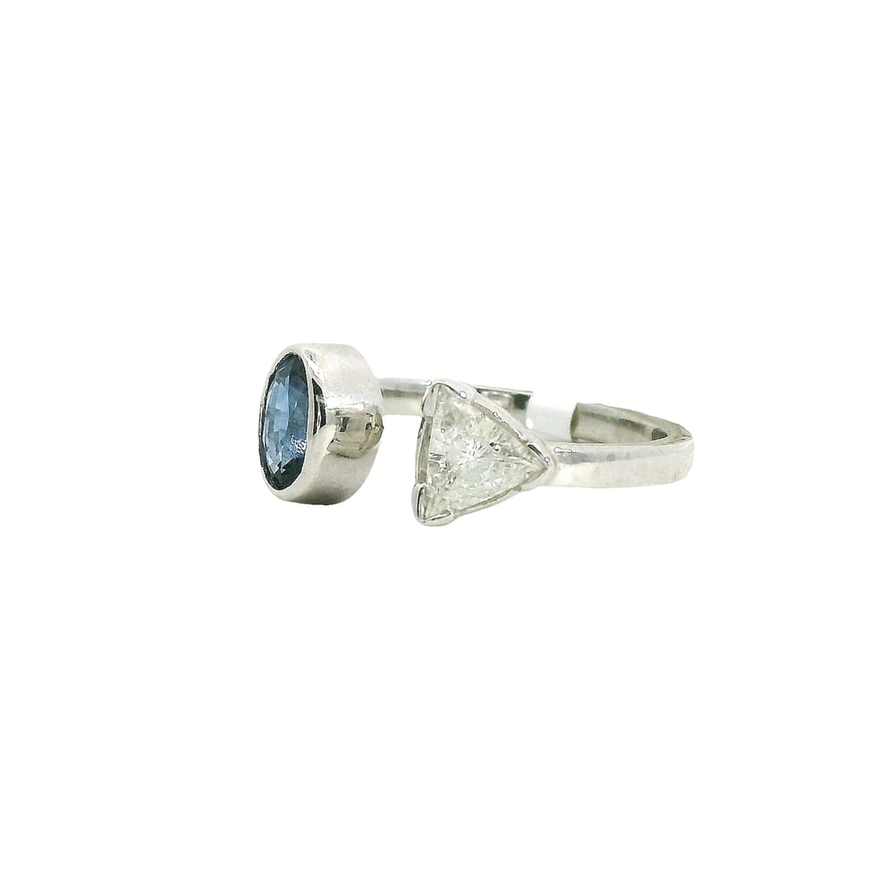 14K WHITE GOLD 0.70CT OVAL BLUE SAPPHIRE AND 0.55CT TRILLIANT DIAMOND I1 I RING SIZE 6.5