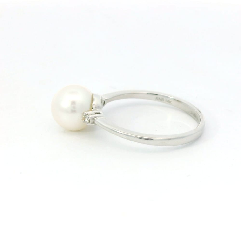 14K White gold pearl & diamond ring