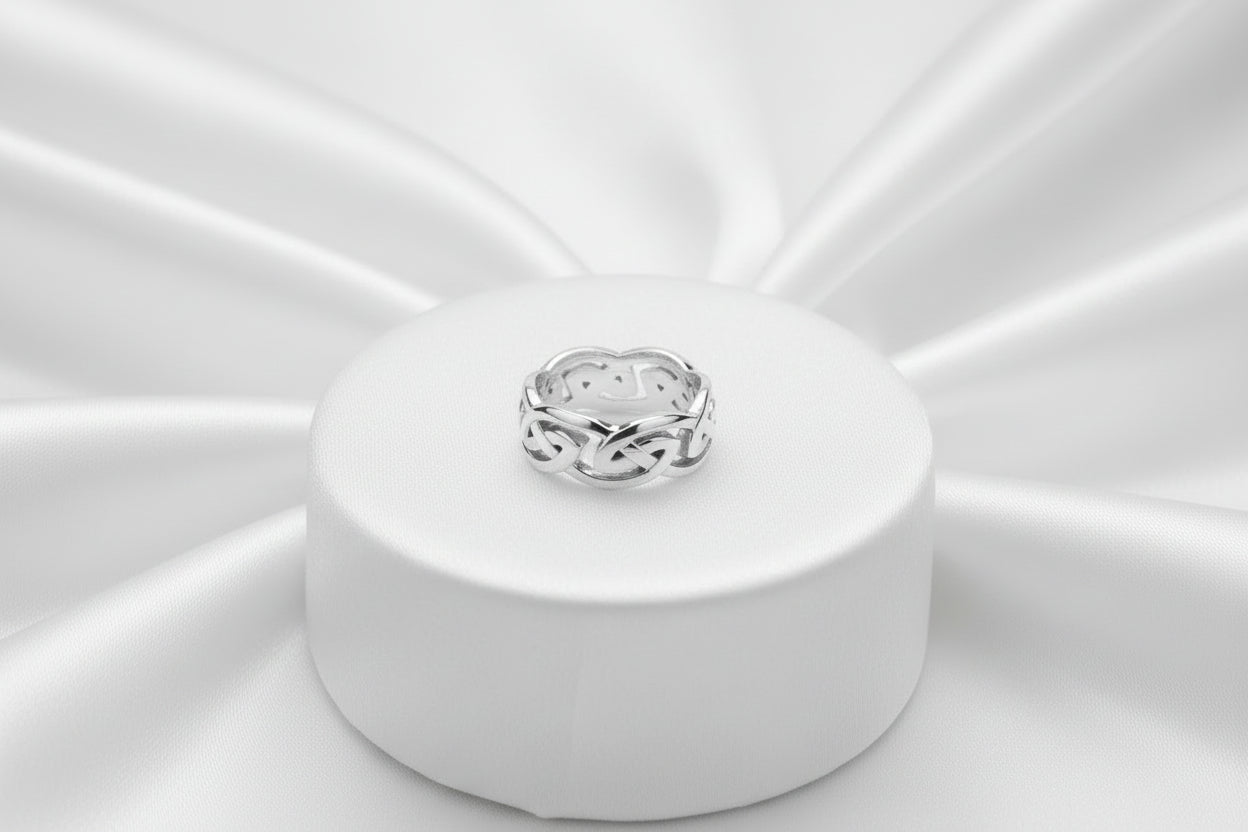 10K WG ETERNITY KNOT "GOWAN" EXTRA WIDE SIZE 7