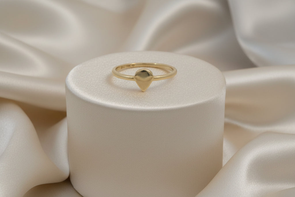 10K YG Tear Drop Signet Ring