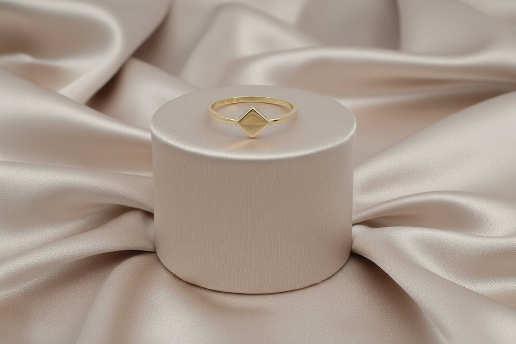 10K YG Diamond Shape Signet Ring