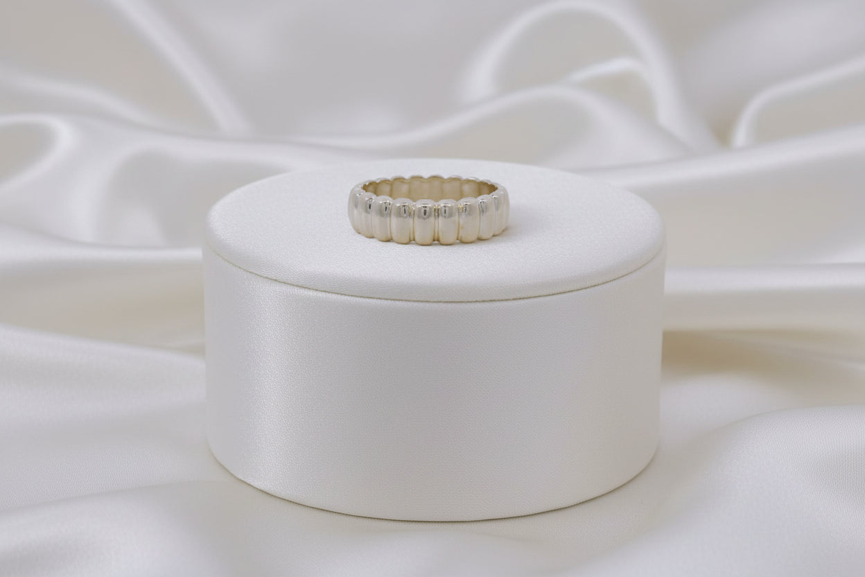 10K YG Band With Detail