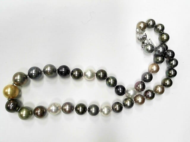 14K WG CULTURED MULTI COLOUR PEARL STRAND