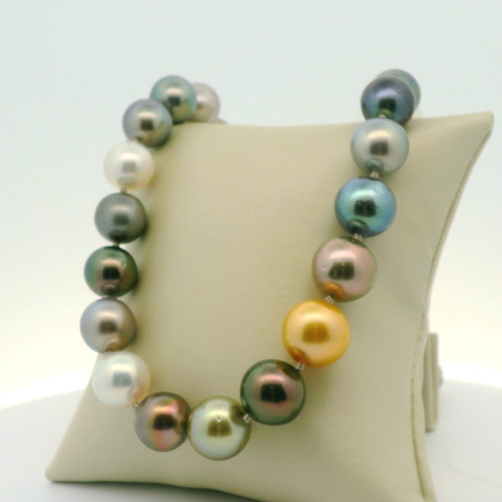 14K WG CULTURED MULTI COLOUR PEARL STRAND
