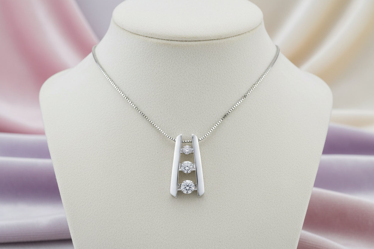 10K WHITE GOLD .30TW DIAMOND PULSE PENDANT WITH CHAIN