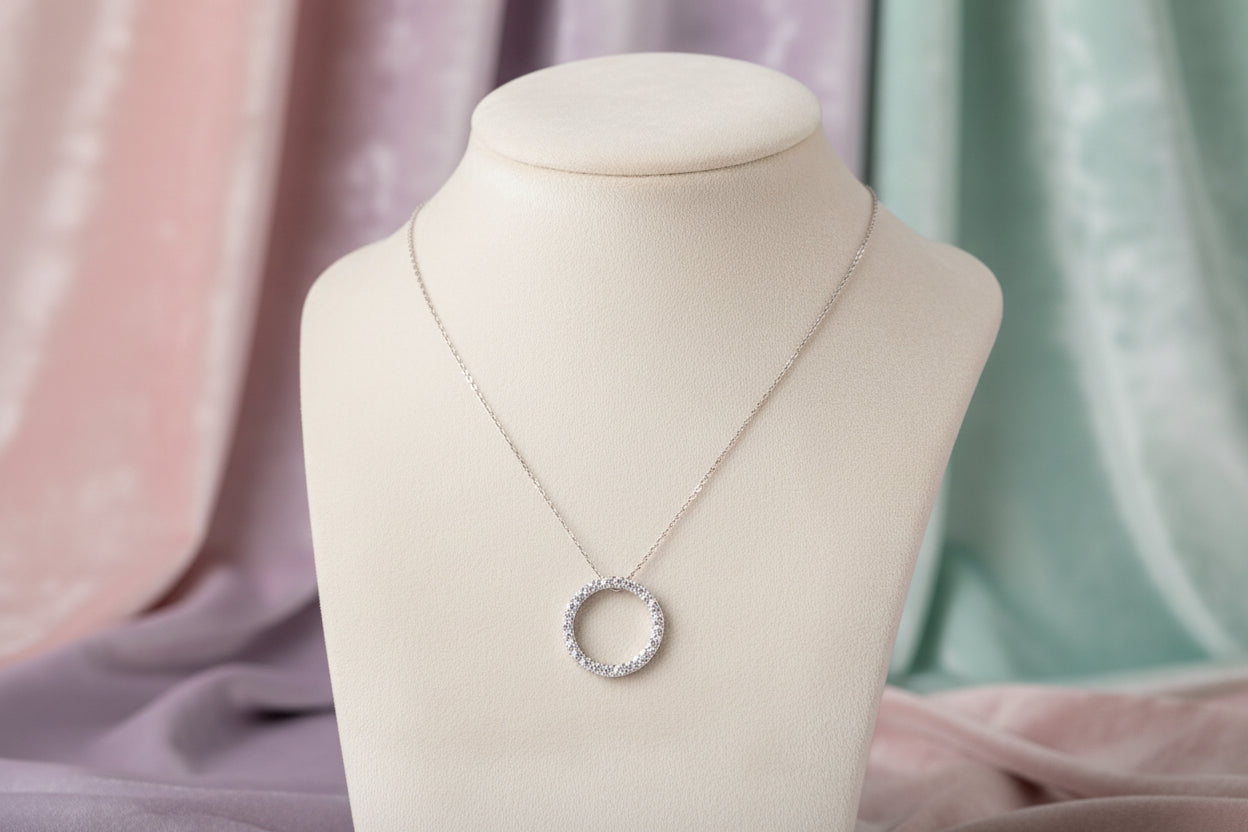 10K WG .10CTW DIAMOND CIRCLE PENDANT WITH CHAIN