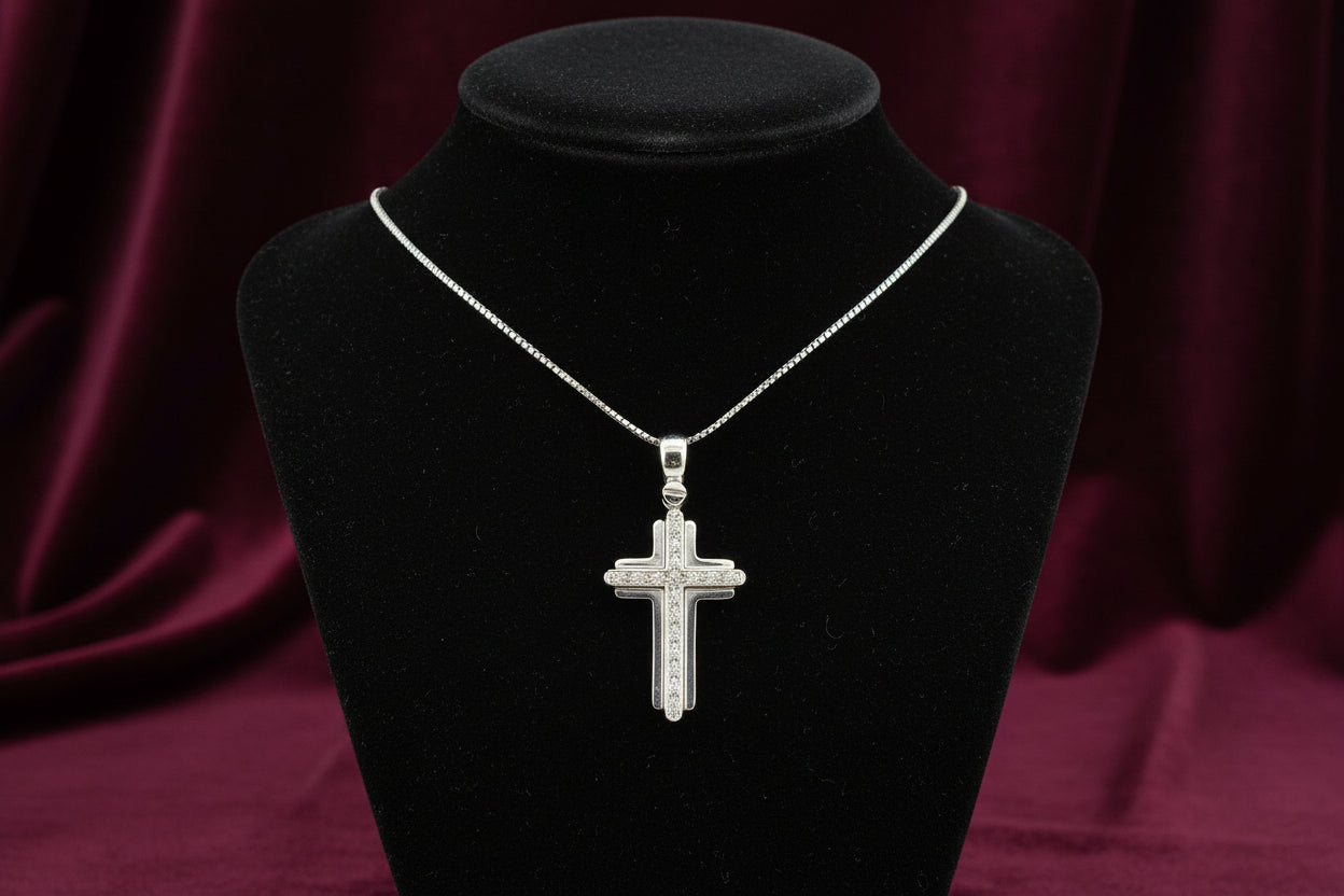 18K WG .10ctw SI/GH DIAMOND CROSS PENDANT WITH CHAIN
