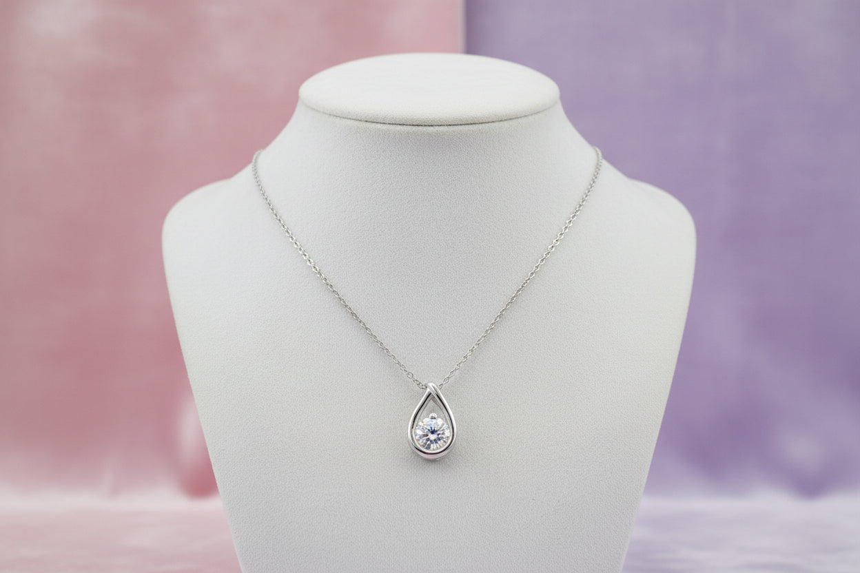 Sterling Silver 0.25ct VS2,F BR Lab Grown Diamond Tear Drop Pendant with chain