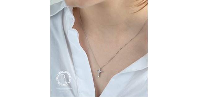 10K WG 0.25ctw VS,EF RB Lab Grown Diamond Cross Pendant w/ Chain
