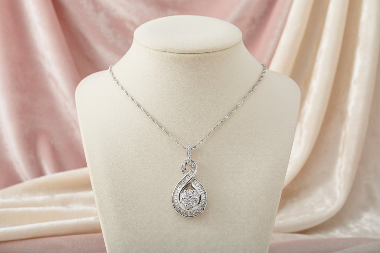 14K WG 0.40CTW ROUND/BAGUETTE DIAMOND PENDANT WITH CHAIN