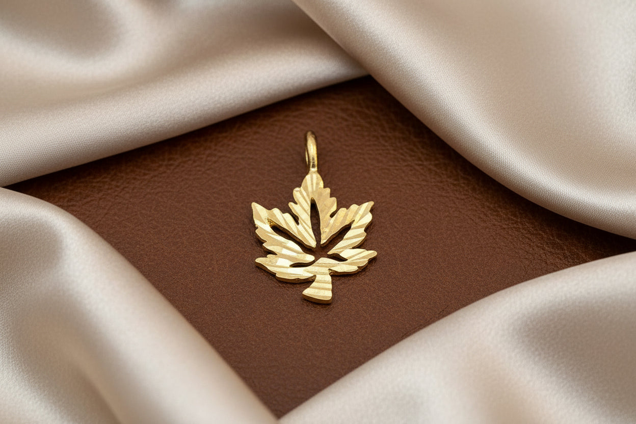 10K YG OPEN MAPLE LEAF PENDANT