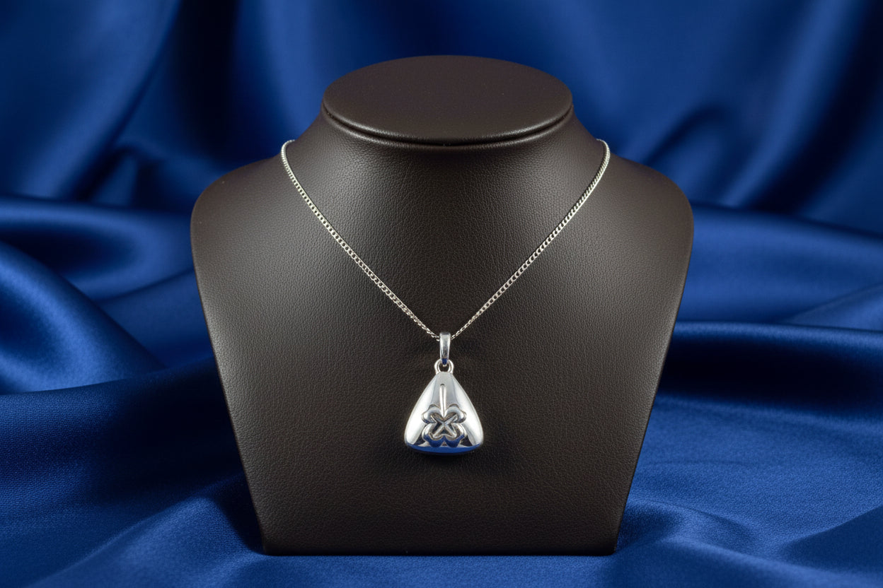 10K YG Clover Pendant w/ Chain