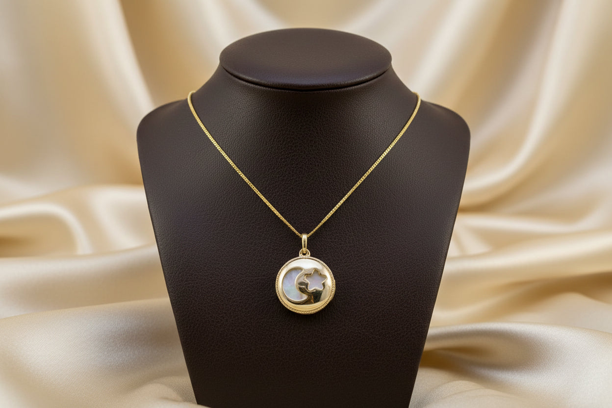 10K YG Star/Moon Pendant With Chain
