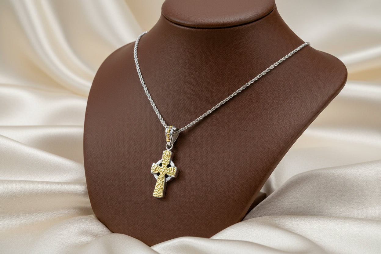 SS & 18K HAMMERED CIRCLE CROSS SMALL PENDANT