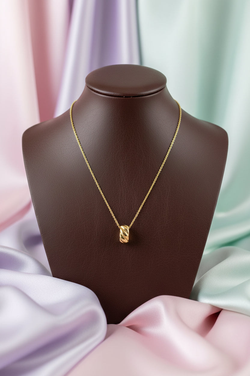 10K Yellow Gold Oval Ring Pendant with Chain