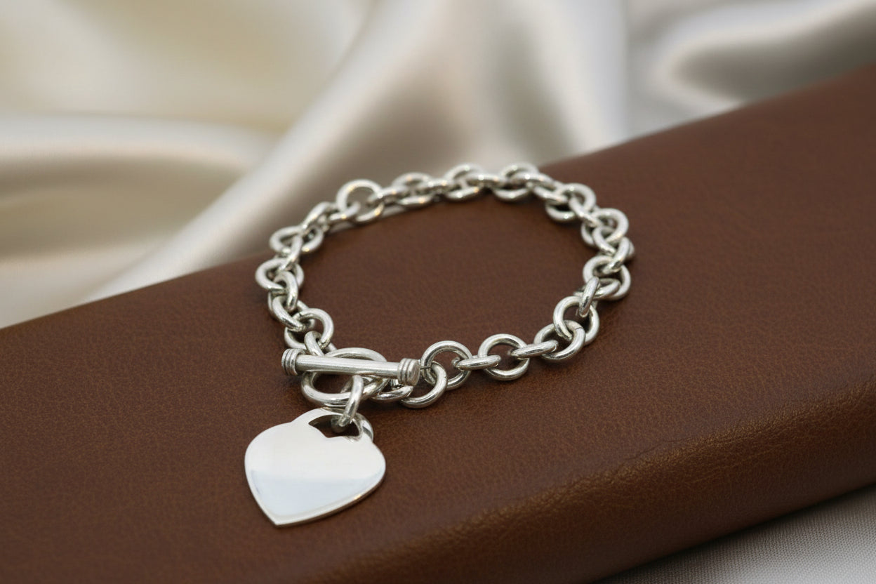 STERLING SILVER RHD TOGGLE HEART BRACELET