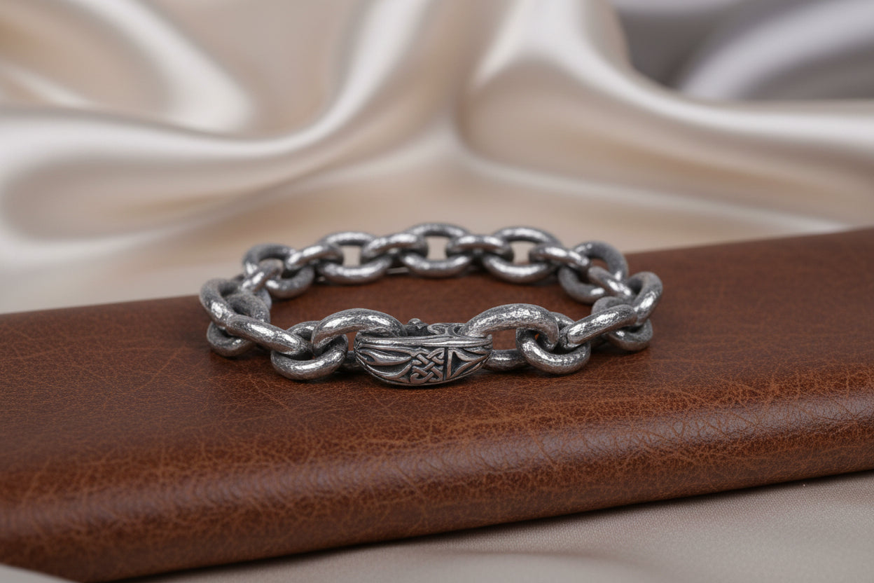 KEITH JACK SS HEAVY HAMMERED OVAL & SMALL LINK BRACELET -8.25"