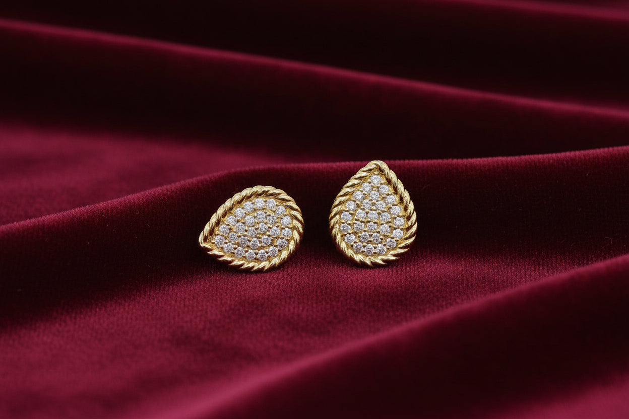 10K YG 0.20ctw Diamond Pave Pear Shaped Rope Studs