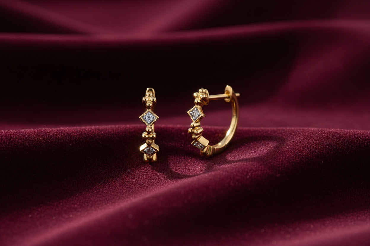 (S2205357) 14K YG 0.04ctw SI Diamond Bujukan Huggies "Gabriel & Co."