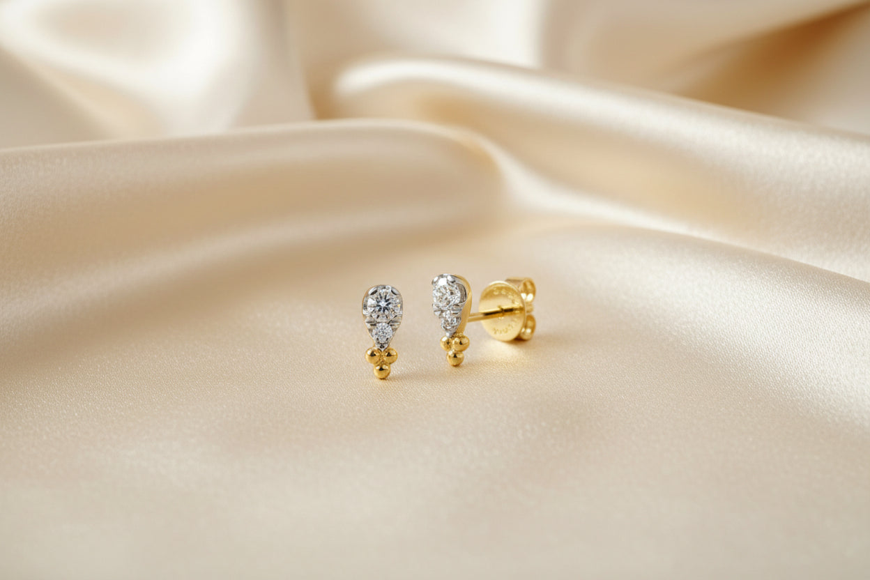 (S2205364) 14K YG 0.19ctw SI Diamond Bujukan Studs "Gabriel & Co."