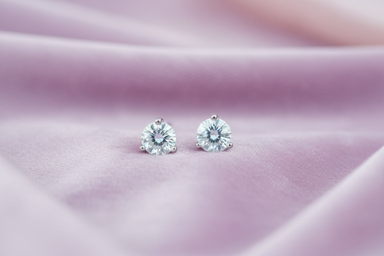 10K WG 0.75ctw VS,EF RB Lab Grown Diamond 3-Claw Studs