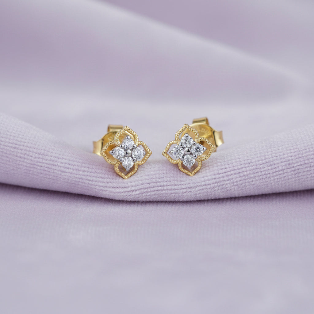 (S2205372) 14K YG 0.12ctw SI Diamond Clover Studs "Gabriel & Co."