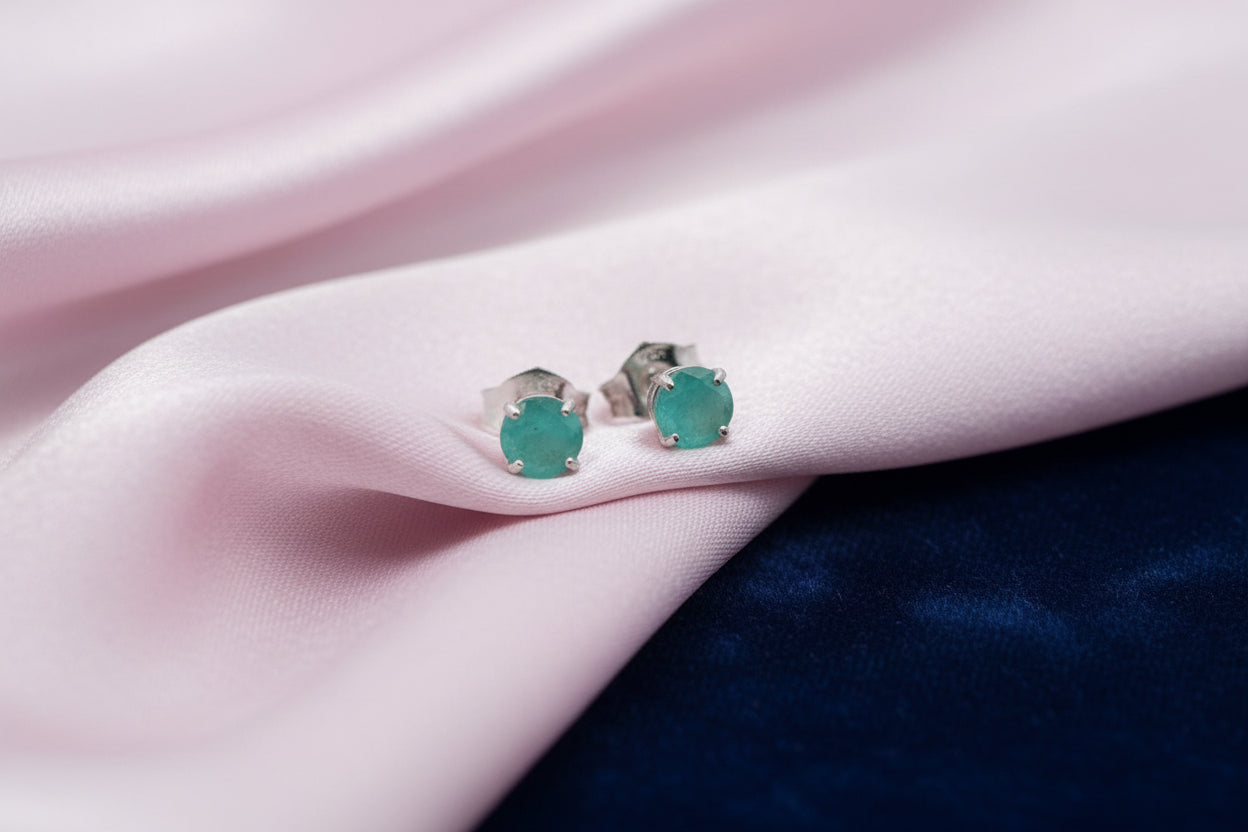 14K WG EMERALD STUDS